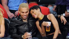 Риана иска от Крис Браун да избягва бившата си