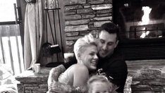 Пинк прекара Нова година в семейна идилия