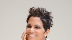 Научете повече за самочувствието и красотата от изкусителките в шоубизнеса