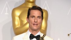 Матю Макконъхи ще пуска на пазара тениски със своя лозунг