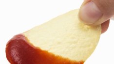 Защо се пристрастяваме към чипса и шоколада