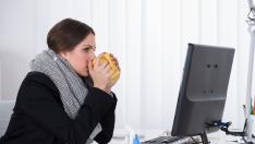 Студ в офиса? Ето как да се загреете