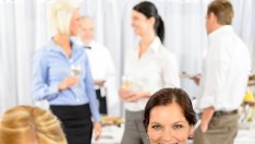 Умереният шум помага на творческото мислене