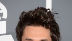 Джон Майър си слага ботокс