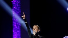 Селин Дион с нестандартна визия в Париж