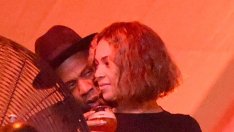 Бионсе и Джей Зи показват, че все още са влюбени един в друг