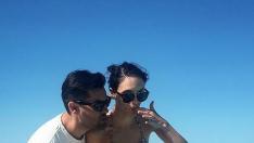 След сватбата Луиза Григорова  духна и свещички на морето