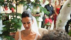 Как се чувстват мъжете, когато жената си запази моминското име