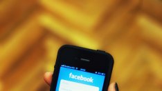 Дамите по-лесно попадат в плен на Facebook