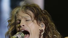 Стивън Тайлър се сгоди