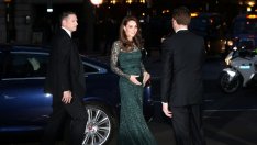 Кейт Мидълтън безупречна, но сама на галавечер