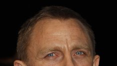 Даниел Крейг продължава напред с Джеймс Бонд