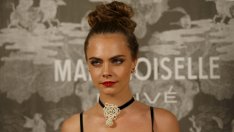 Изхвърлиха Амбър Хърд и Кара Делевин от клуб