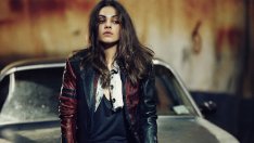 Мила Кунис живее скромен живот