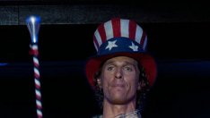 Матю Макконъхи прави стриптийз без дубльор