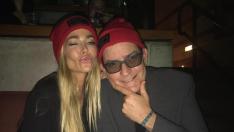 Чарли Шийн подложен на домашен арест от мама и тате