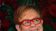 Елтън Джон ще пише книга за СПИН