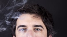 Пушенето на трева увеличава гърдите на мъжете