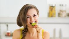 По-малко въглехидрати или по-малко мазнини за по-ефективно отслабване?