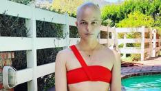 Сила: Селма Блеър позира по бански въпреки болестта