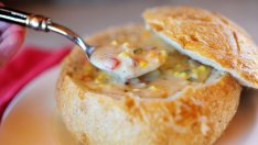 Пълнени хлебчета с кремообразни зеленчуци