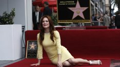 И Джулиан Мур блесна на Алеята на славата в Холивуд