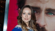 Оливия Уайлд показа заобленото си коремче