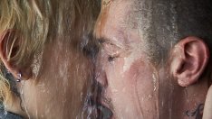 Щерката на Джако с провокативна сесия с гаджето си