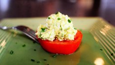 Салата с авокадо и яйца