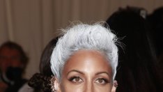 Никол Ричи заприлича на побеляла старица