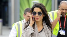 Годеницата на Клуни показа годежния си пръстен за първи път