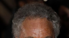 Том Джоунс става актьор