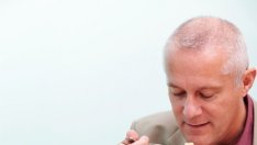 Хората преяждат заради обстановката