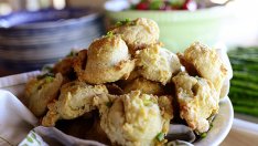 Соленки с чедър и пресен лук