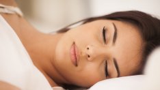 Може ли козметиката да компенсира липсата на сън?