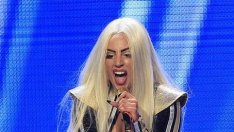 Дженифър О'Нийл: Редовно спях с Гага