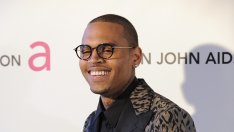 Крис Браун мисли Риана за отчаяна