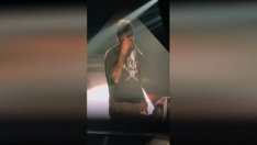 Трогателно: Бийбър се разплака на сцената (ВИДЕО)