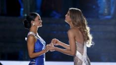 Дават милион на „Мис Колумбия“ да свали всички дрехи