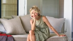 Мег Райън показва имението си, заобиколено от вода