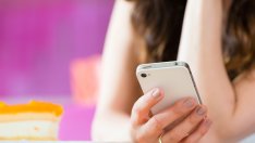 Защо тя се „крие“ от вас?