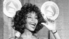 Отиде си Уитни Хюстън!