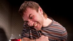 Мъжете пият от яд