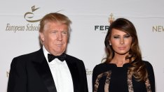 Кои са жените до милиардерите?