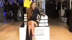 Риана иска лятна сватба по бански