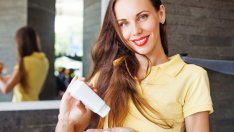 Как да си направим сух шампоан?