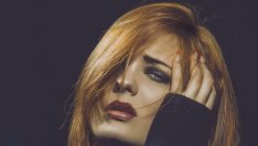 Проблемите на гримиращите се жени – Част 1