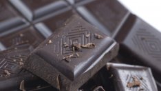 Яжте черен шоколад за здраво сърце