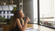 3 стъпки да спрете обмислянето отново и отново