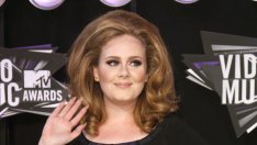 Адел тръгна на уроци по пеене